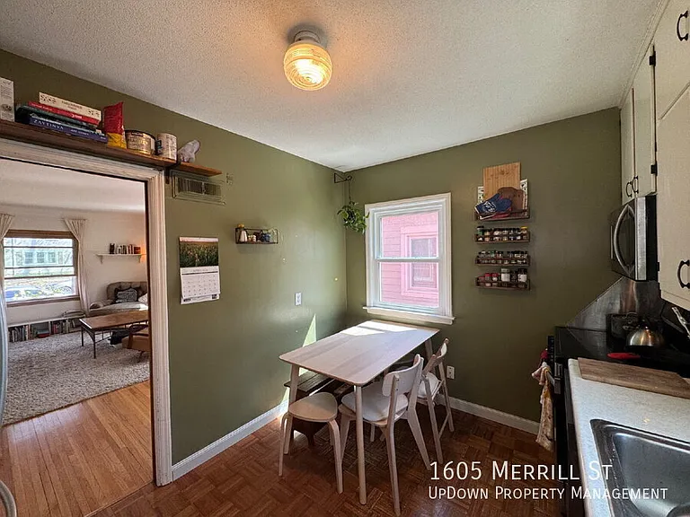 1605 Merrill St — Photo 7