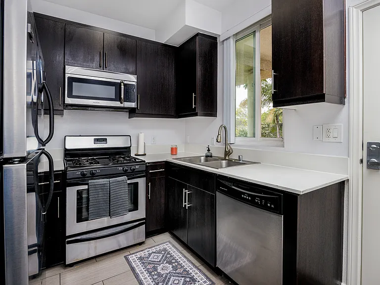 Wilcox Townhomes — Photo 17