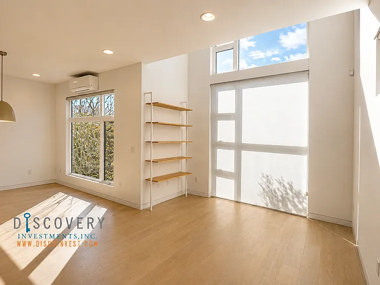 3235 Louise St #C — Photo 16