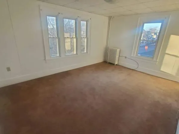 34 Front St, Pittston, PA 18640