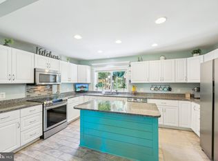 7925 Belhaven Ave, Pasadena, MD