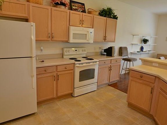 5th image of 4456 Waterford Dr