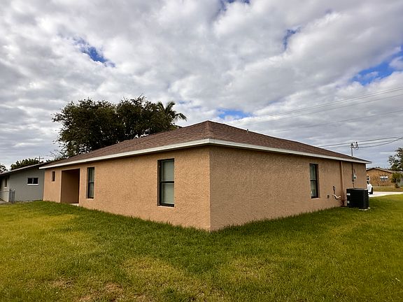 4th image of 1800 Coral Point Dr