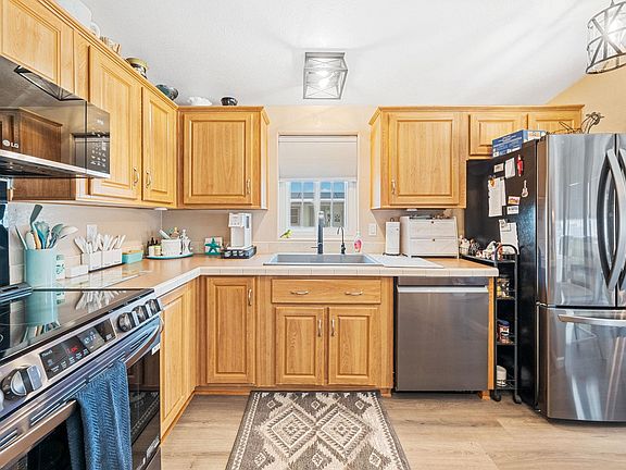5th image of 10210 S Summer Ave
