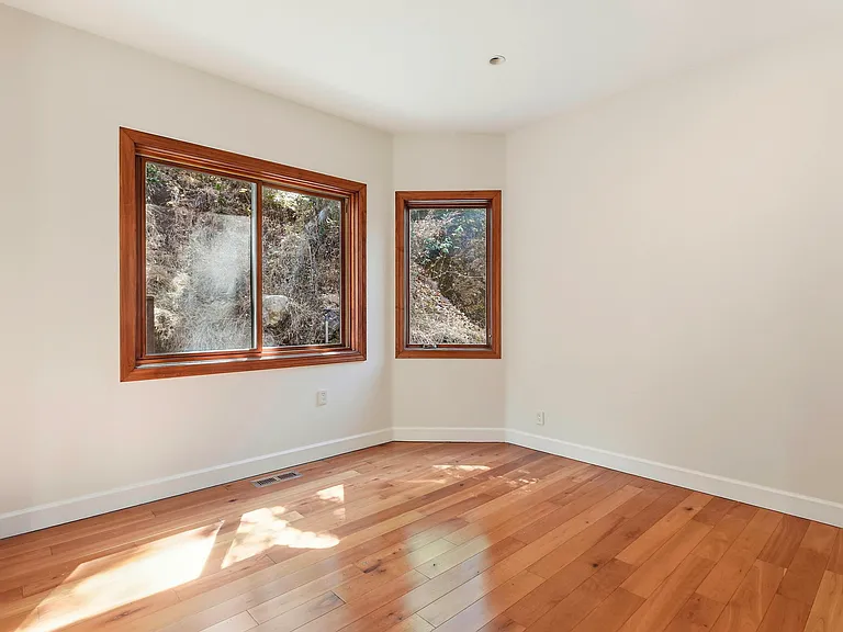 3911 Pepper Tree Ct — Photo 41