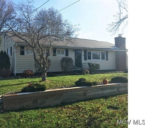 409 Henderson Ave Ranch