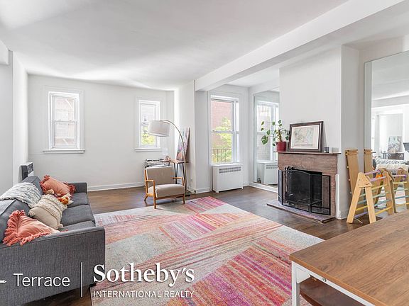 3rd image of 237 E 81st St APT C