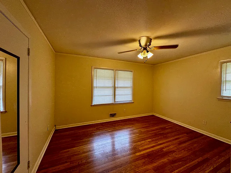 180 Westwood Ave — Photo 16