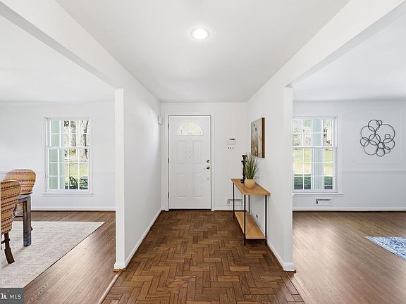 3rd image of 300 Sawmill Rd