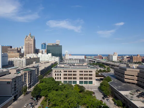 The Buckler by 3L Living