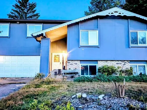 8200 Georgia Ct N, Brooklyn Park, MN 55445