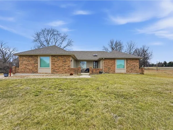 10300 W 164th St, Overland Park, KS 66221