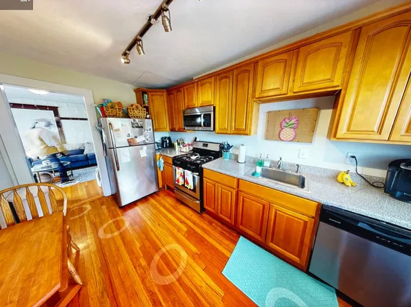 17 Bond St, Somerville, MA