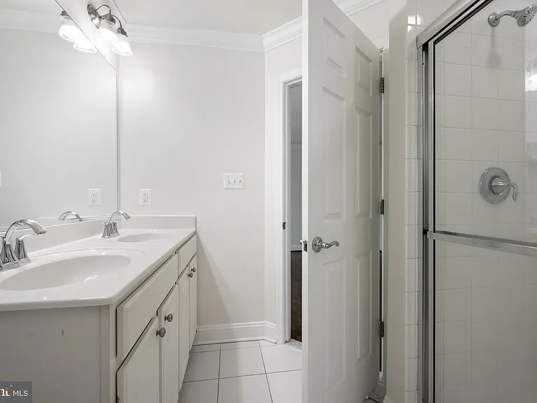 8342 Broderick Cir — Photo 29