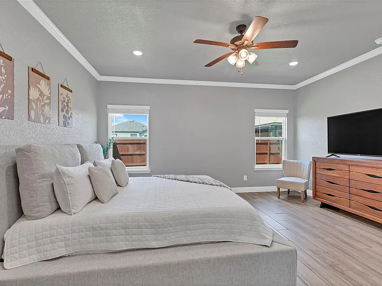 8508 Glade Dr — Photo 8