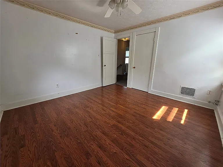 1150 Beaumont Ave — Photo 13