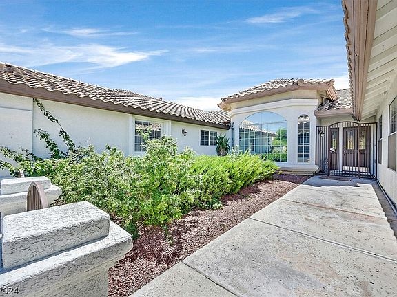 5th image of 1521 Windhaven Cir