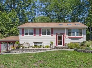 6 Mulberry Trl, Kinnelon, NJ 07405