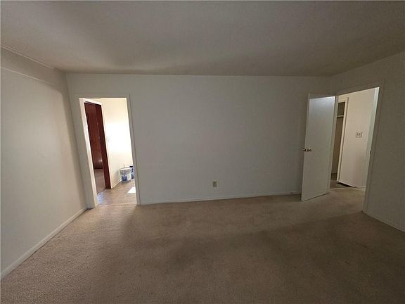 4th image of 3272 Kingston Rd NW