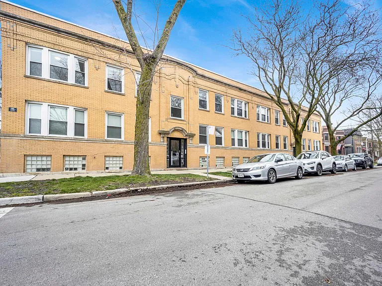 3602 N Oakley Ave #2 — Photo 2