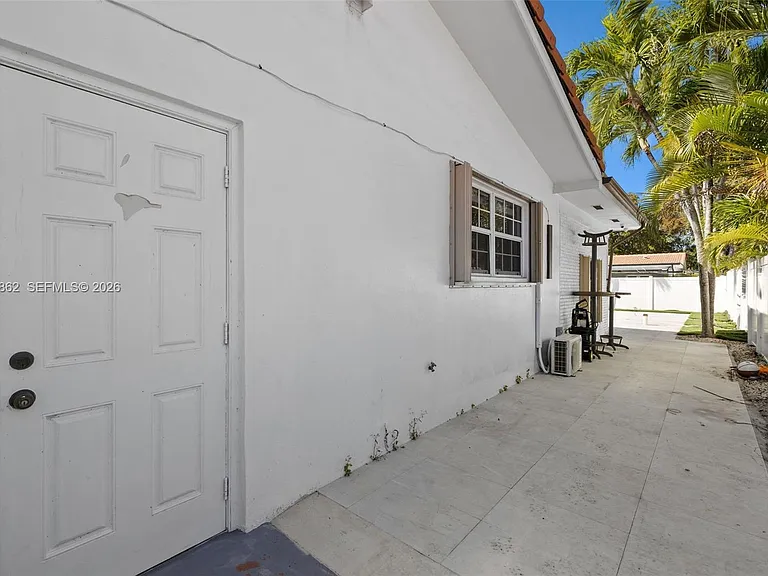 3460 N 46th Ave — Photo 40
