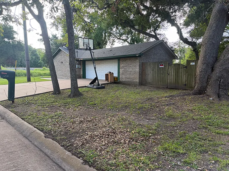 137 Old Angleton Rd — Photo 19