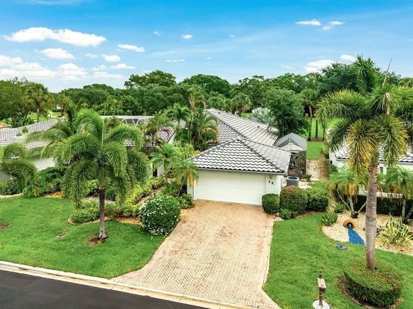 46 Woods Lane, Boynton Beach, FL 33436