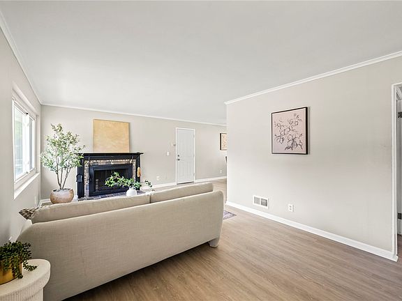 4th image of 605 Lamont Dr