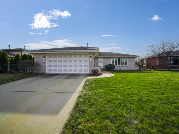 8607 Cranberry Ct, Tinley Park, IL 60487