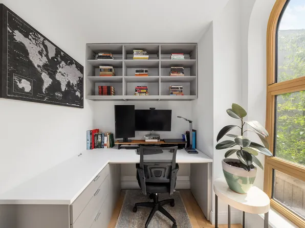 229 9th Street image 6 of 11