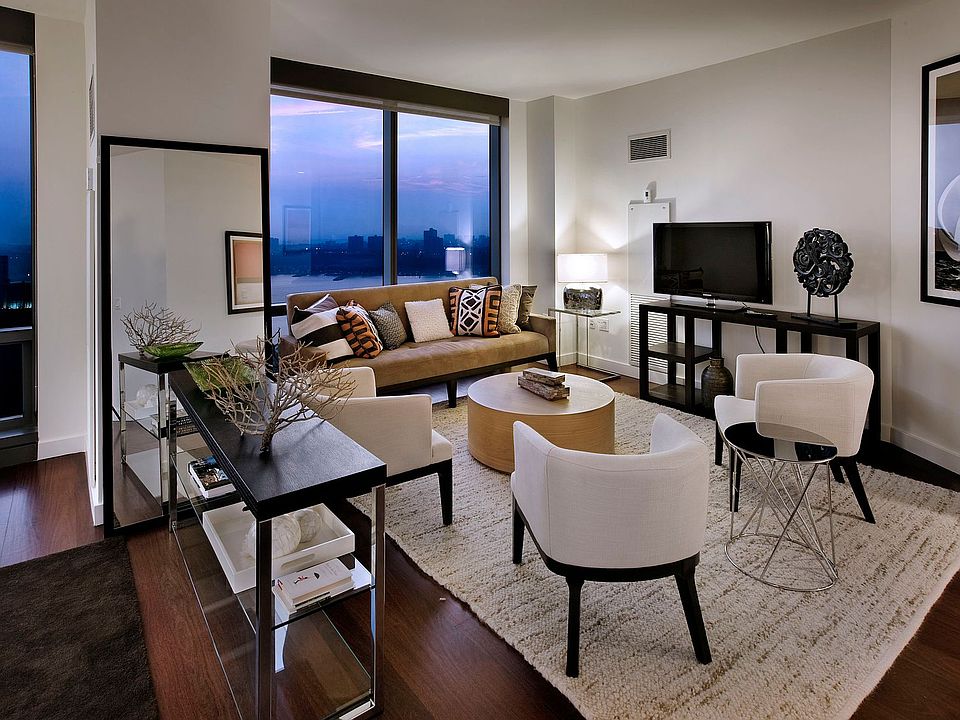 1st image of 200 W 67th St APT 8F