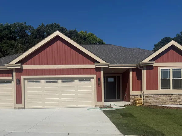 3 Savannah Pkwy, Deerfield, WI 53531
