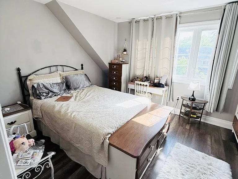 383 Coxwell Ave #MAIN UPPER — Photo 18