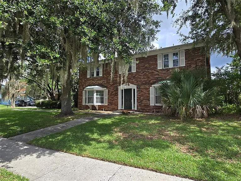 300 Cypress Creek Cir — Photo 25