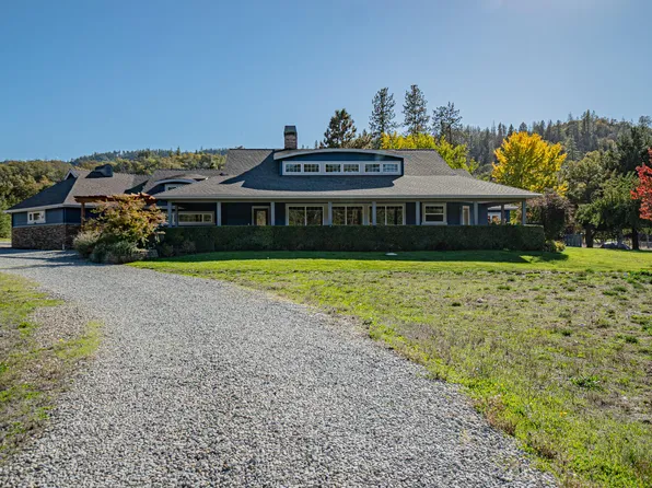 7059 Old Stage Rd, Central Point, OR 97502