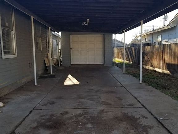 3rd image of 906 E 23rd St