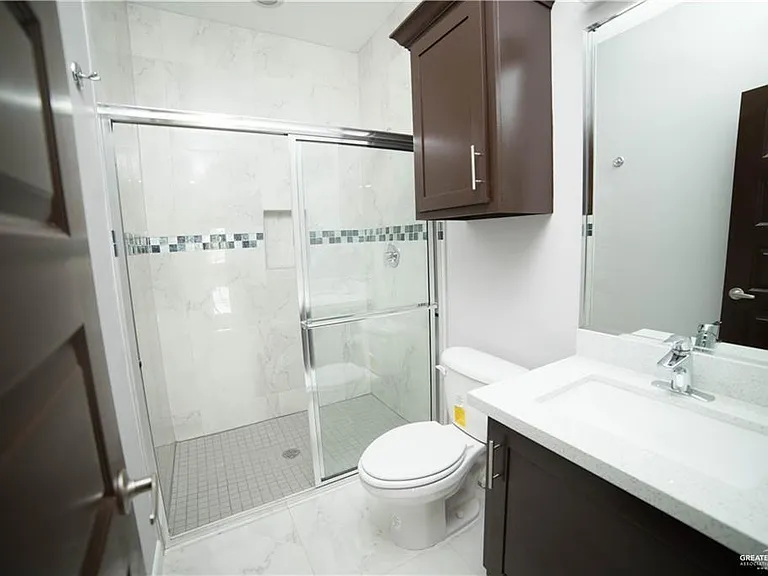 3017 S L St #B — Photo 7