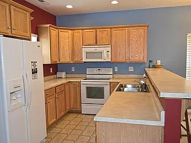 3 bed, 2.5 bath, 1452 sqft, $1,950 — Photo 3