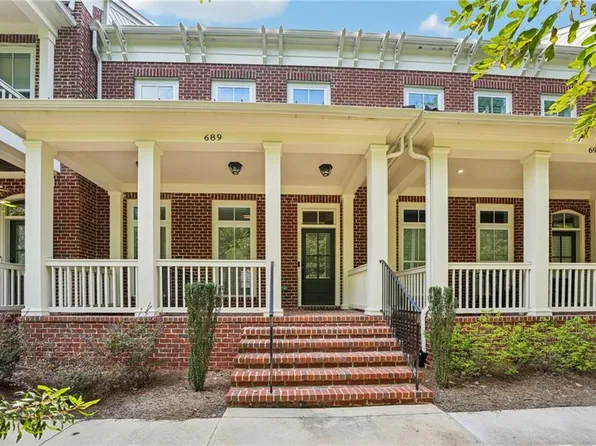 689 Brennan Dr, Decatur, GA 30033