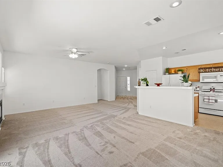3213 Carbondale St — Photo 14