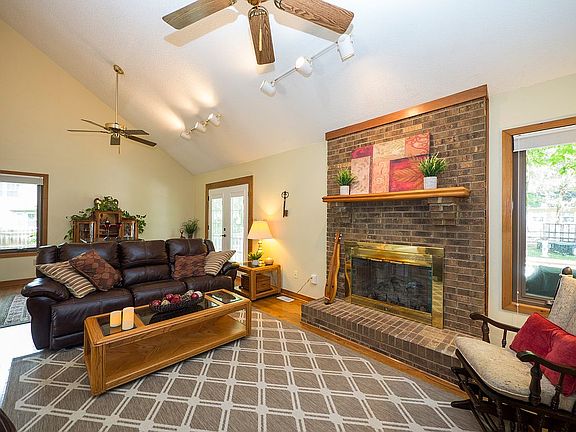 5th image of 8271 Scarlet Oak Ct