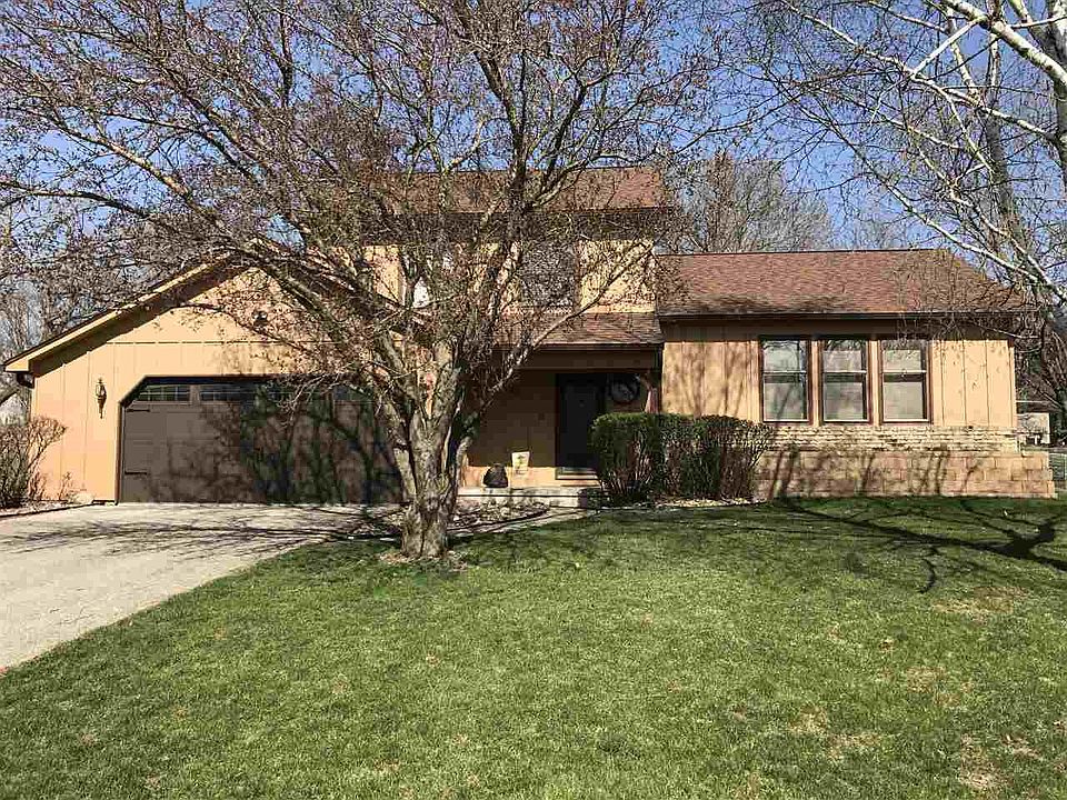 2nd image of 4779 Clover Ln