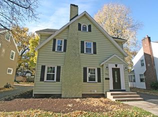 105 Hampshire Dr, Rochester, NY 14618