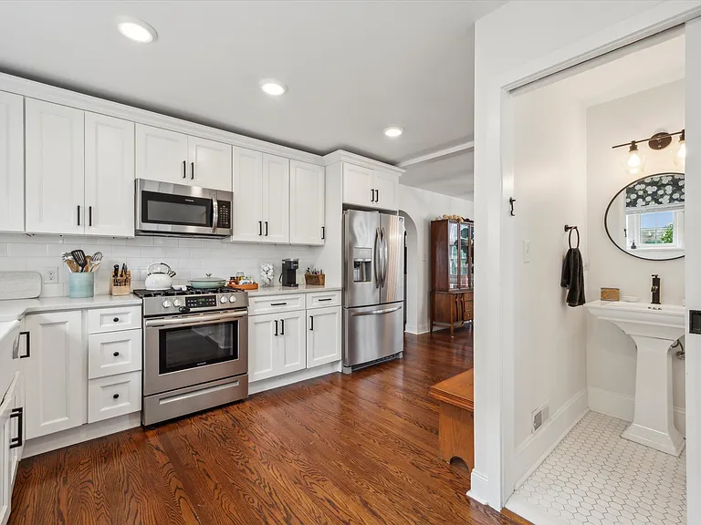 504 Gainsboro Rd — Photo 15
