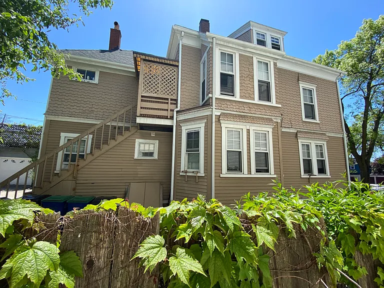 211 Holland St #2R — Photo 6