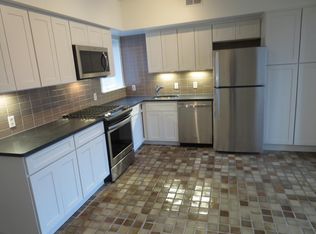 1710 Green St, Philadelphia, PA 19130