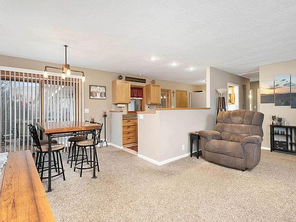 3rd image of 1804 Duggleby St
