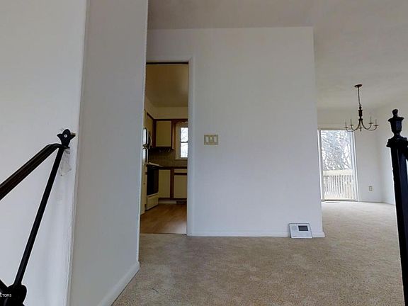 3rd image of 5035 Geraldine Dr