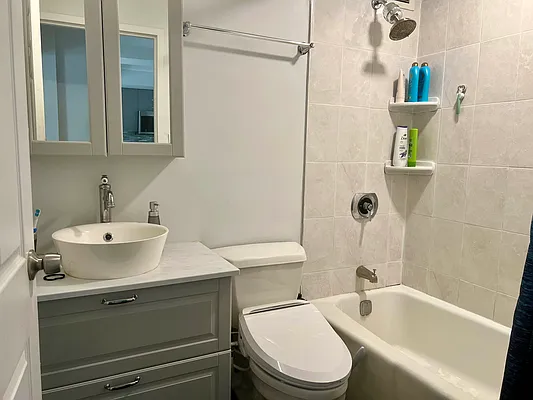 Rented by Douglas Elliman | media 14