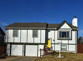 724 S Deerfield Dr, Bonner Springs, KS 66012